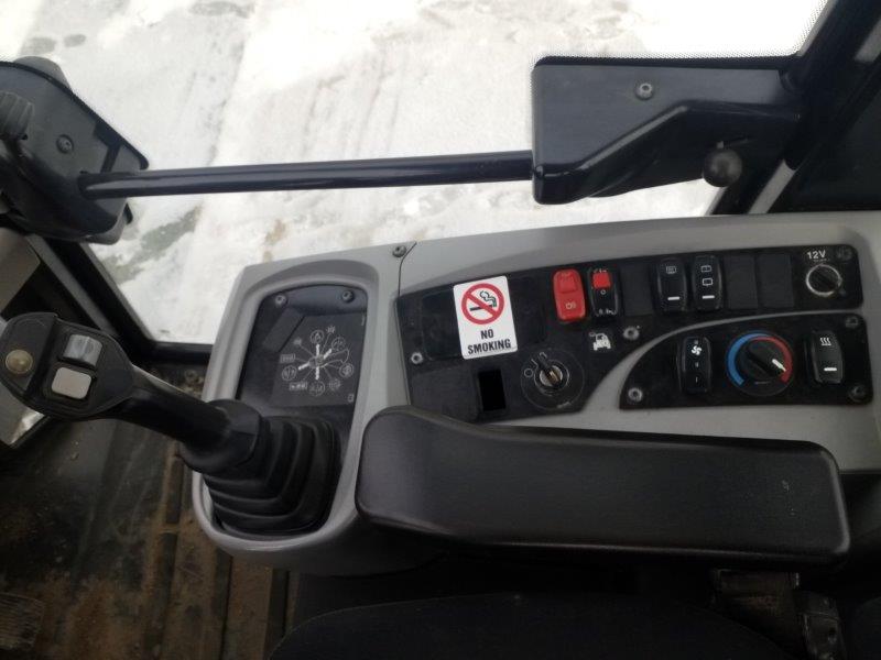  2017 CAT 906M at Conquest Equipment Abbotsford BC
