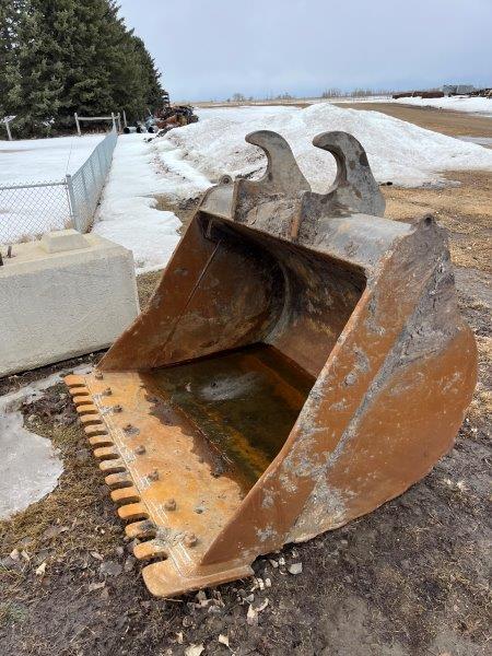  2012 KOMATSU PC290 LC-10 at Conquest Equipment Saskatchewan