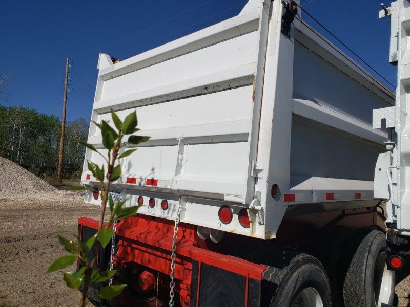  1997 Loadline Tandem End Dump at Conquest Equipment Manitoba