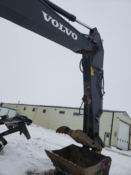  2015 VOLVO EC300EL at Conquest Equipment Saskatchewan