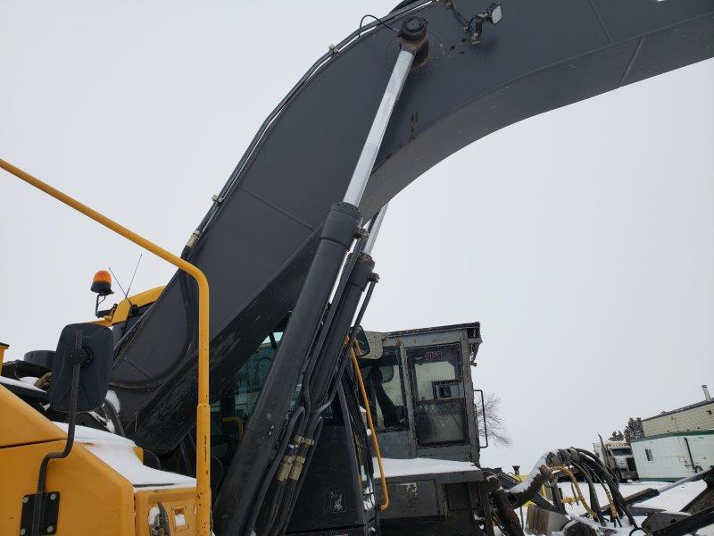  2015 VOLVO EC300EL at Conquest Equipment Saskatchewan