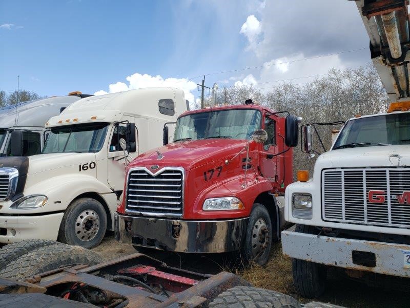  2005 Mack CX613 at Conquest Equipment Manitoba
