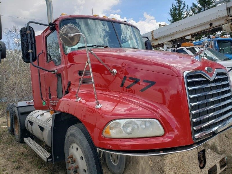  2005 Mack CX613 at Conquest Equipment Manitoba