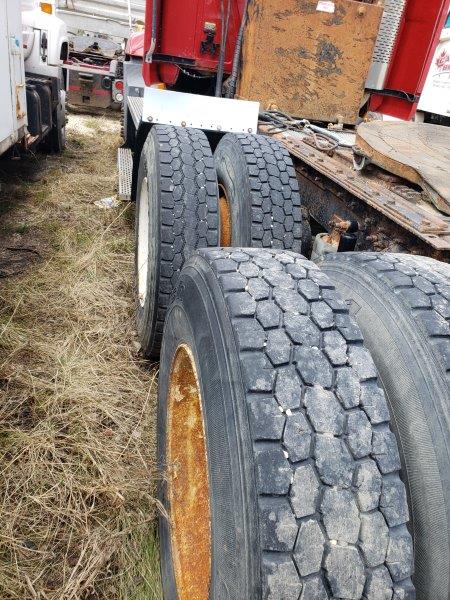  2005 Mack CX613 at Conquest Equipment Manitoba