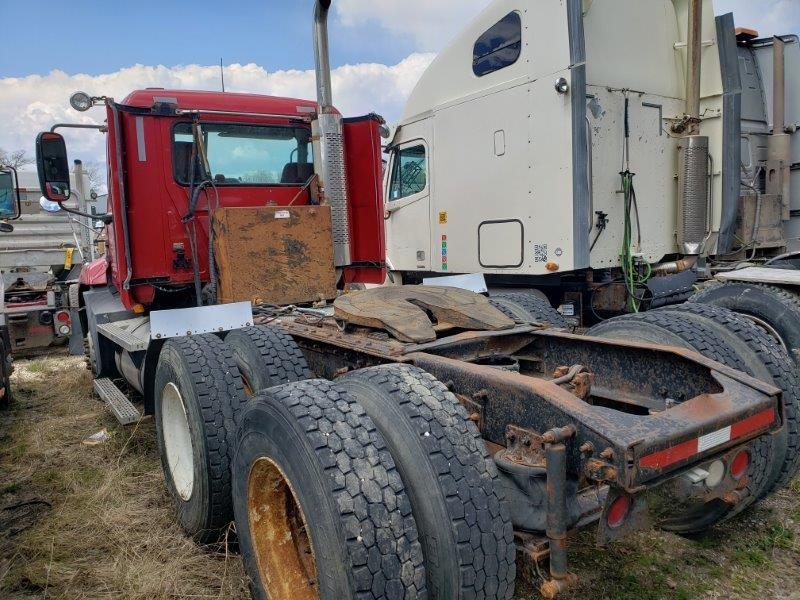  2005 Mack CX613 at Conquest Equipment Manitoba