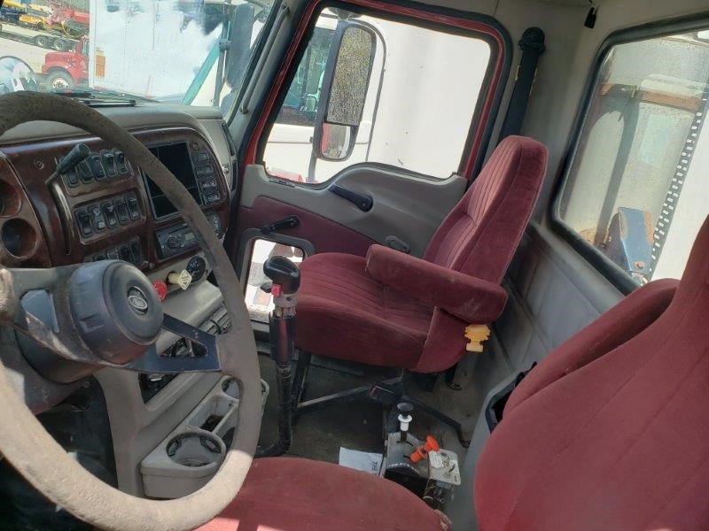  2005 Mack CX613 at Conquest Equipment Manitoba