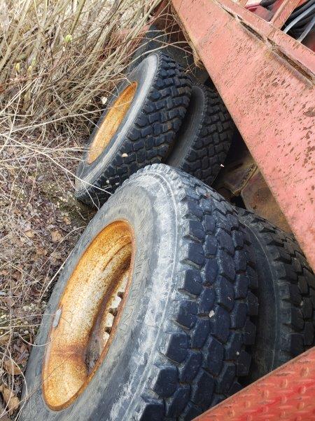  2000 International 4900 6x4 at Conquest Equipment Manitoba