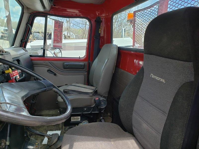  2000 International 4900 6x4 at Conquest Equipment Manitoba