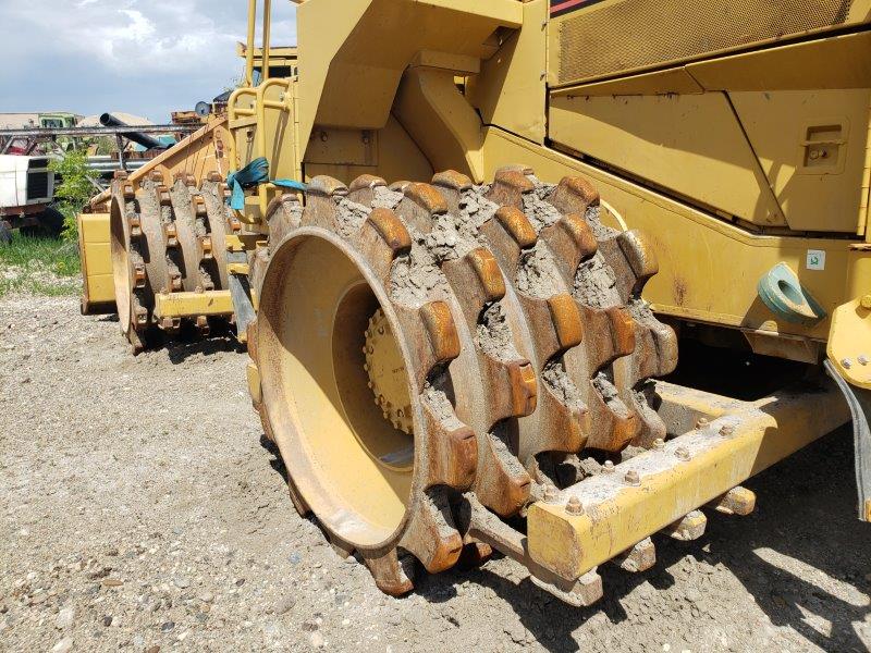  1985 CAT 816B at Conquest Equipment Manitoba