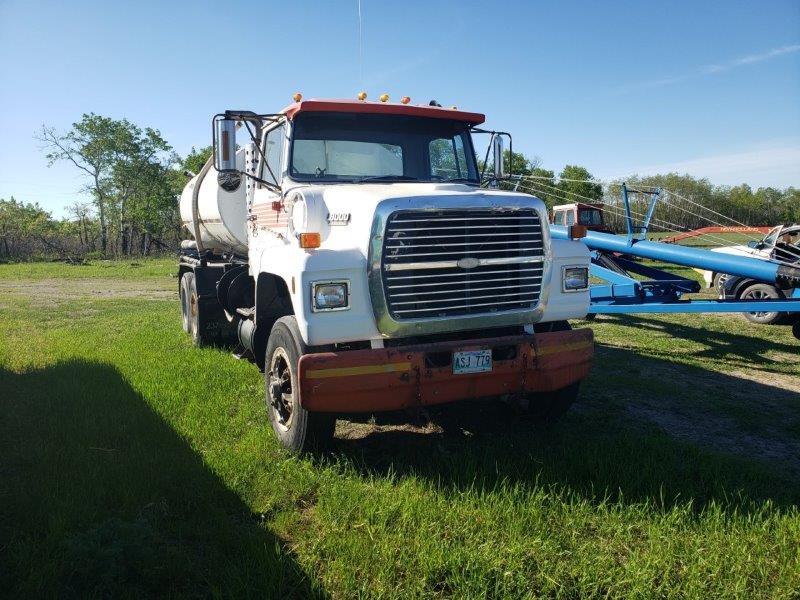  1978 Ford L8000 at Conquest Equipment Manitoba