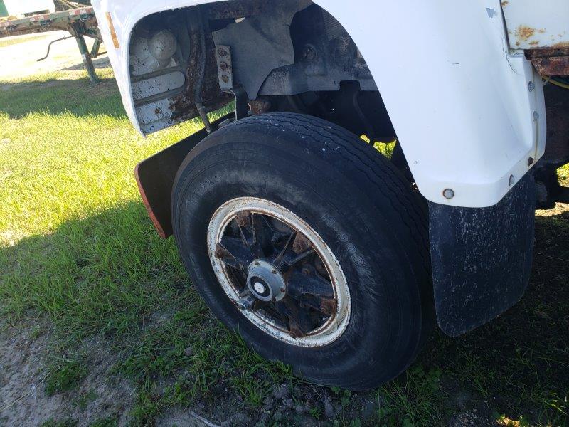  1978 Ford L8000 at Conquest Equipment Manitoba