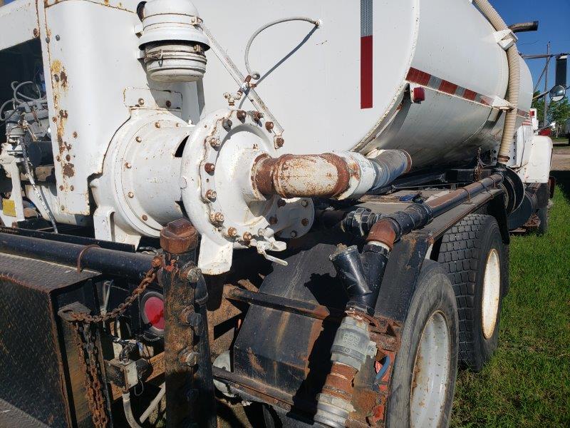  1978 Ford L8000 at Conquest Equipment Manitoba