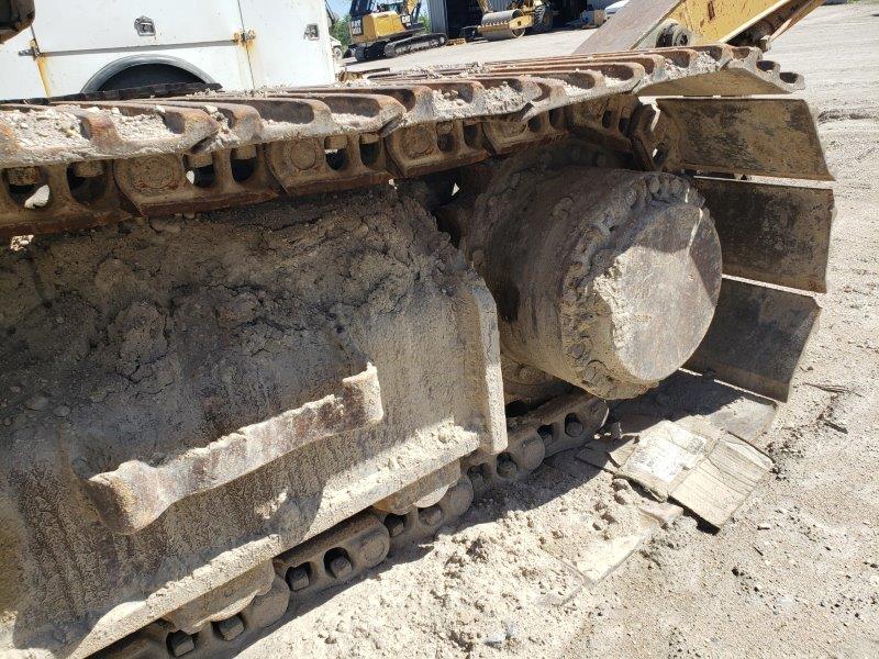  1994 CAT 325 L at Conquest Equipment Manitoba