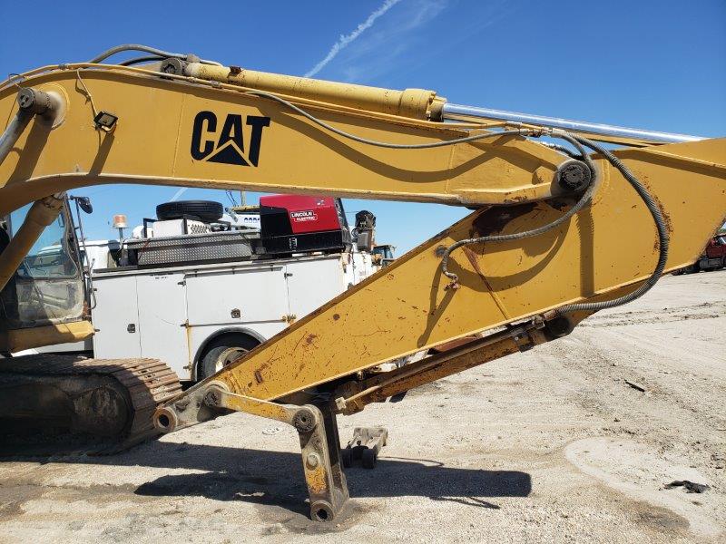  1994 CAT 325 L at Conquest Equipment Manitoba