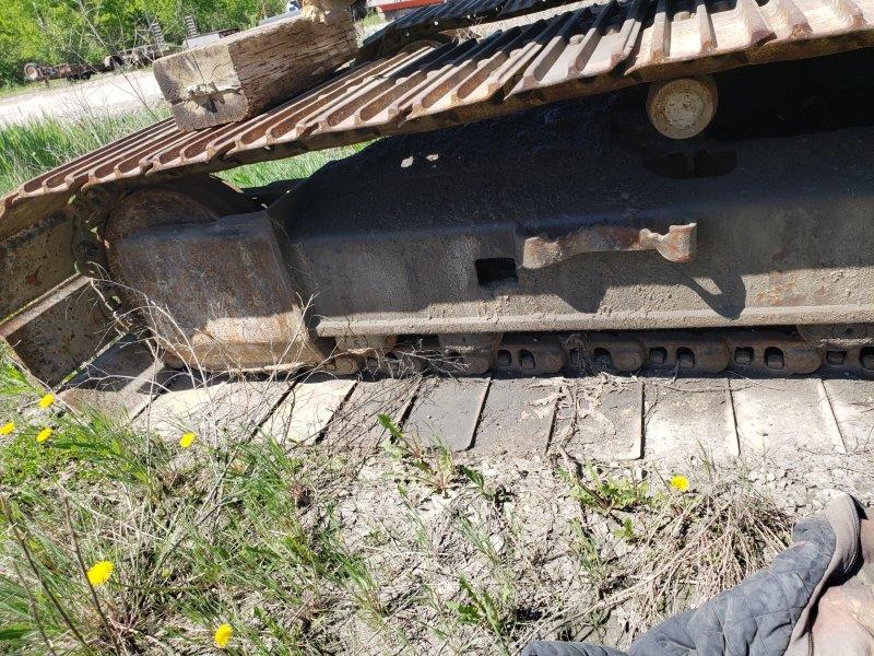  1994 CAT 320 L at Conquest Equipment Manitoba