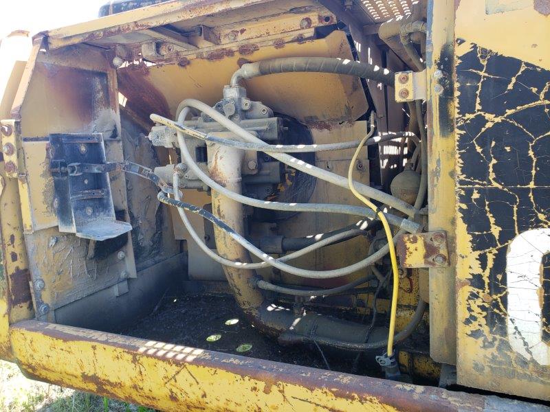  1994 CAT 320 L at Conquest Equipment Manitoba