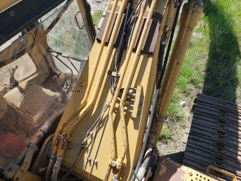  1994 CAT 320 L at Conquest Equipment Manitoba