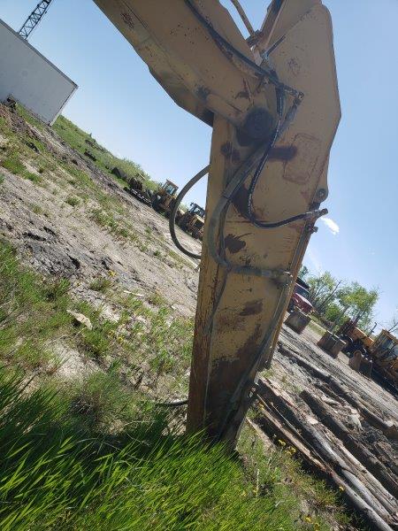  1994 CAT 320 L at Conquest Equipment Manitoba