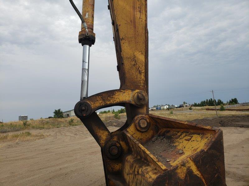  1988 CAT 245 at Conquest Equipment North Dakota