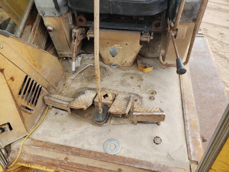  1988 CAT 245 at Conquest Equipment North Dakota