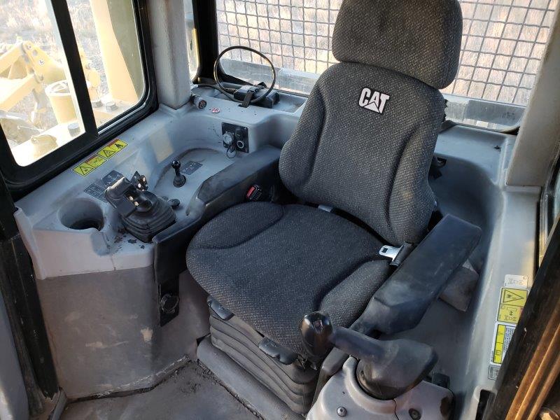  2014 CAT D6T XW LGP at Conquest Equipment Saskatchewan