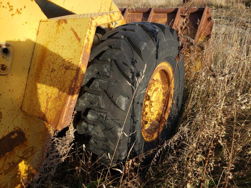  1987 CAT 916 at Conquest Equipment Manitoba