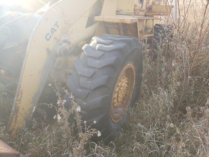  1987 CAT 916 at Conquest Equipment Manitoba