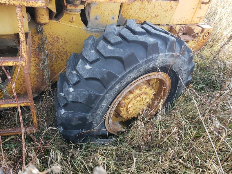  1987 CAT 916 at Conquest Equipment Manitoba