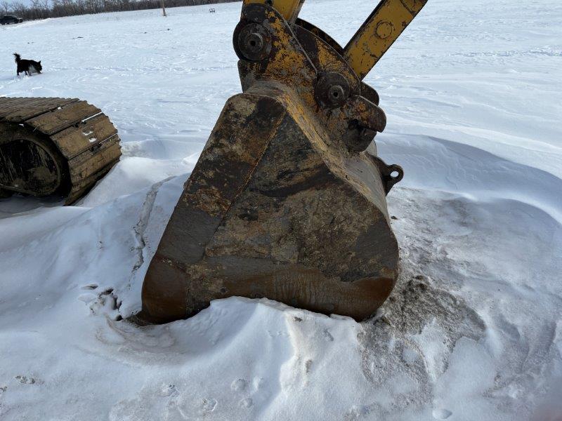  2004 CAT 330C L at Conquest Equipment Saskatchewan