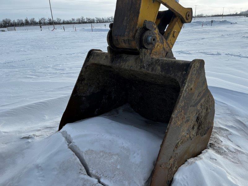  2004 CAT 330C L at Conquest Equipment Saskatchewan