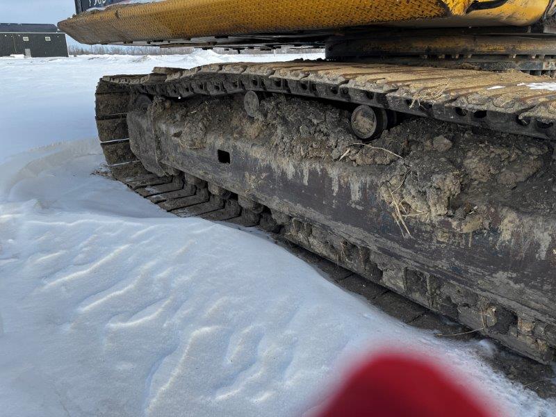  2004 CAT 330C L at Conquest Equipment Saskatchewan