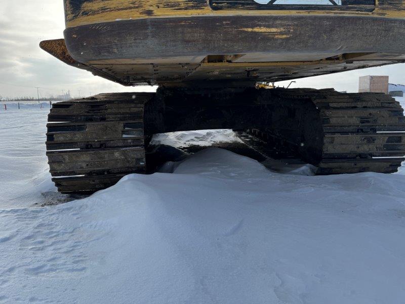  2004 CAT 330C L at Conquest Equipment Saskatchewan