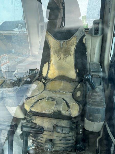  2004 CAT 330C L at Conquest Equipment Saskatchewan