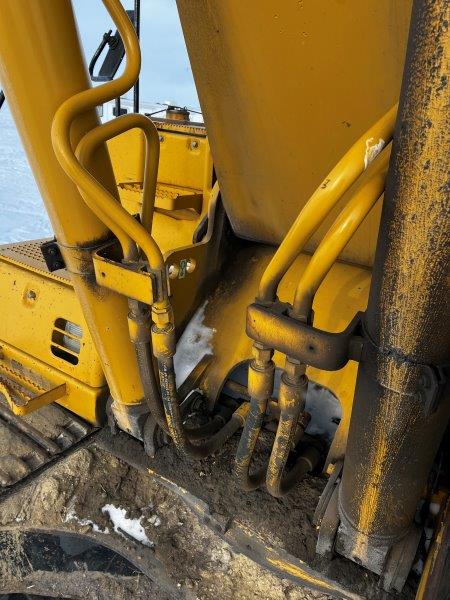  2004 CAT 330C L at Conquest Equipment Saskatchewan