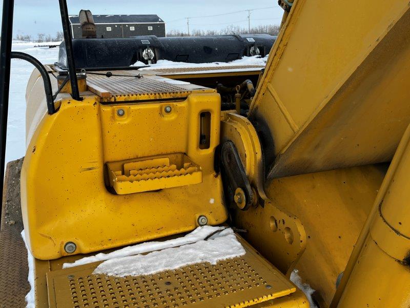  2004 CAT 330C L at Conquest Equipment Saskatchewan