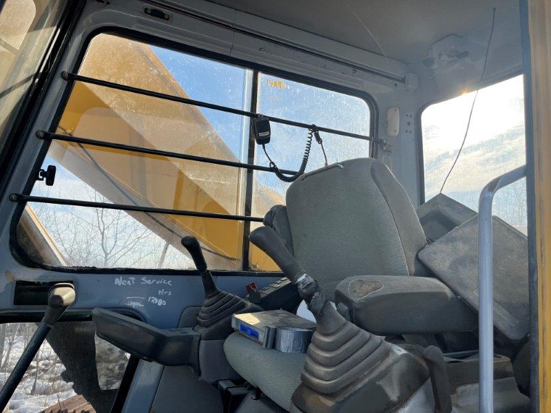  1994 DEERE 790E LC at Conquest Equipment Saskatchewan