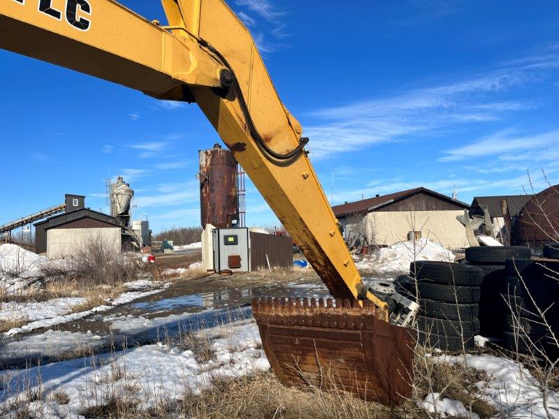  1994 DEERE 790E LC at Conquest Equipment Saskatchewan