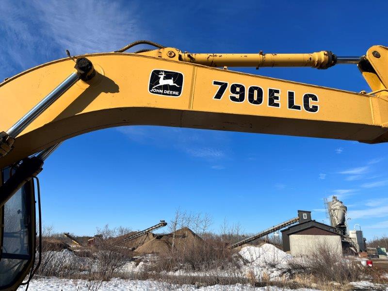  1994 DEERE 790E LC at Conquest Equipment Saskatchewan