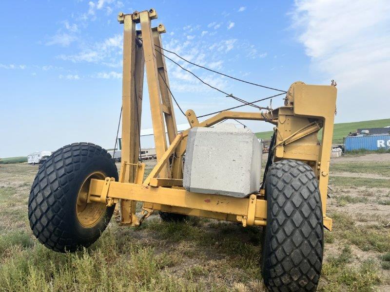   Midwestern Pipe Hoist at Conquest Equipment Saskatchewan