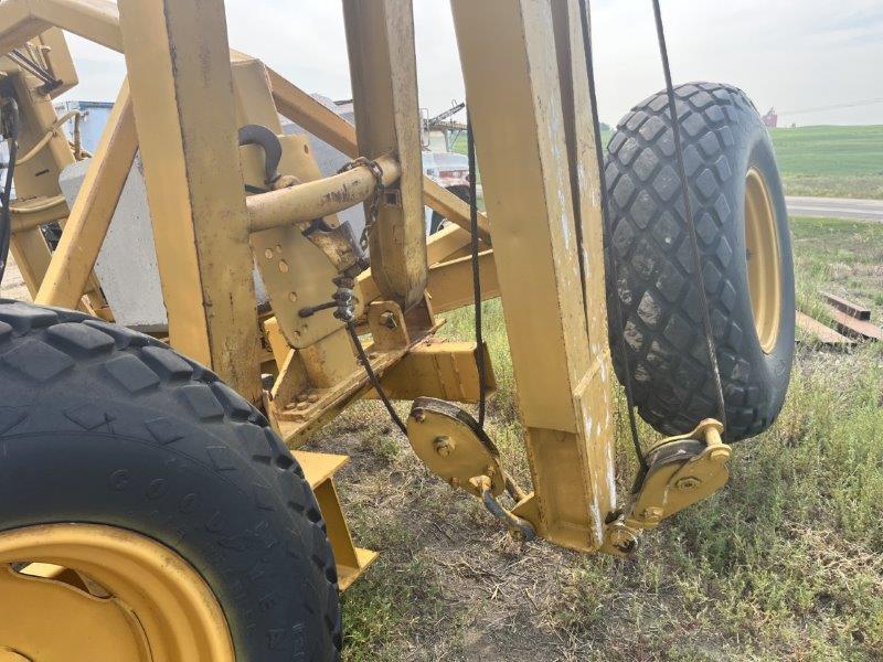   Midwestern Pipe Hoist at Conquest Equipment Saskatchewan