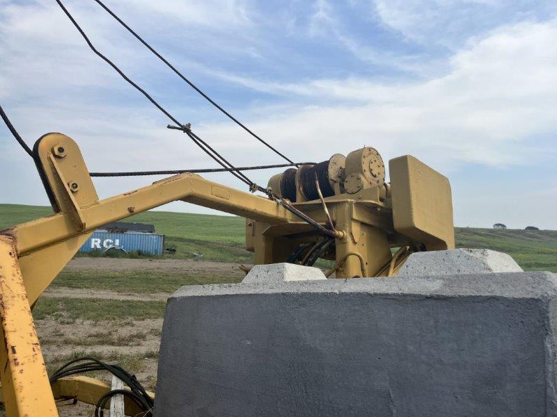  Midwestern Pipe Hoist at Conquest Equipment Saskatchewan