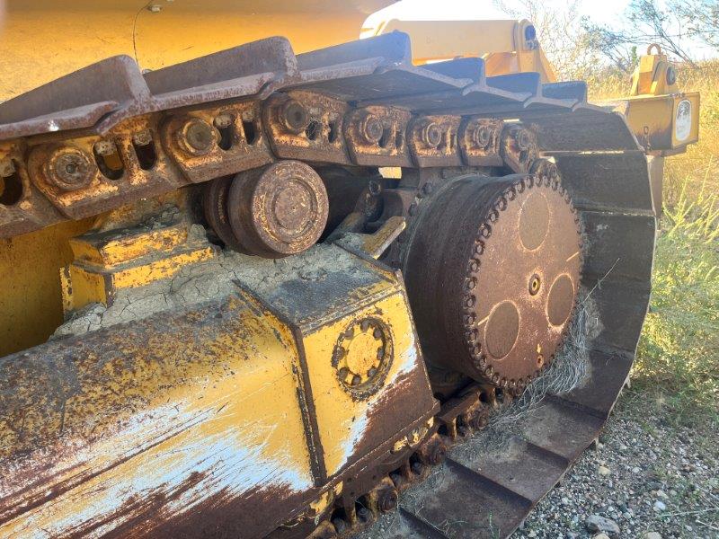  2007 DEERE 850J WLT at Conquest Equipment Saskatchewan