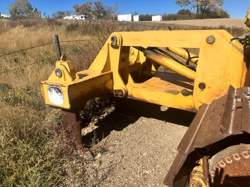  2007 DEERE 850J WLT at Conquest Equipment Saskatchewan