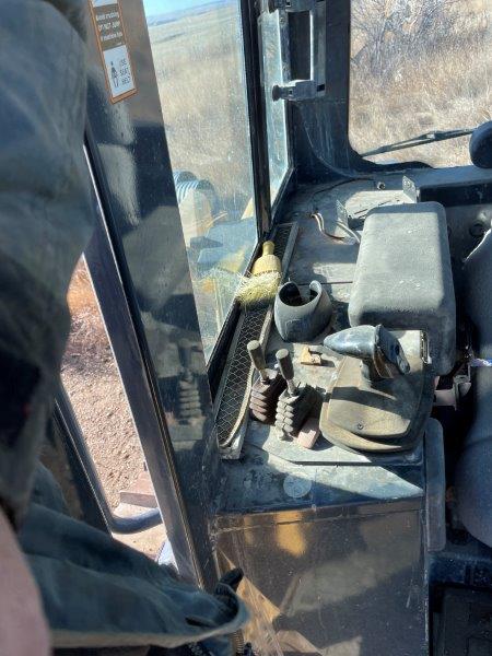  2007 DEERE 850J WLT at Conquest Equipment Saskatchewan
