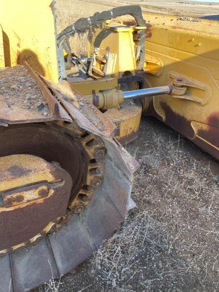  2007 DEERE 850J WLT at Conquest Equipment Saskatchewan