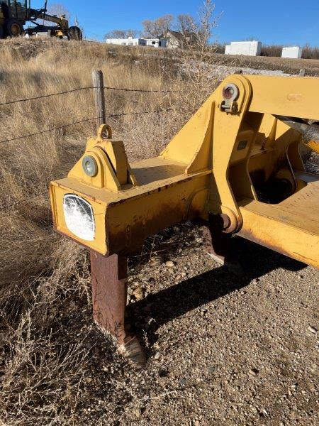  2007 DEERE 850J WLT at Conquest Equipment Saskatchewan