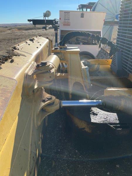  2007 DEERE 850J WLT at Conquest Equipment Saskatchewan