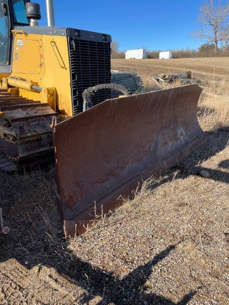  2007 DEERE 850J WLT at Conquest Equipment Saskatchewan