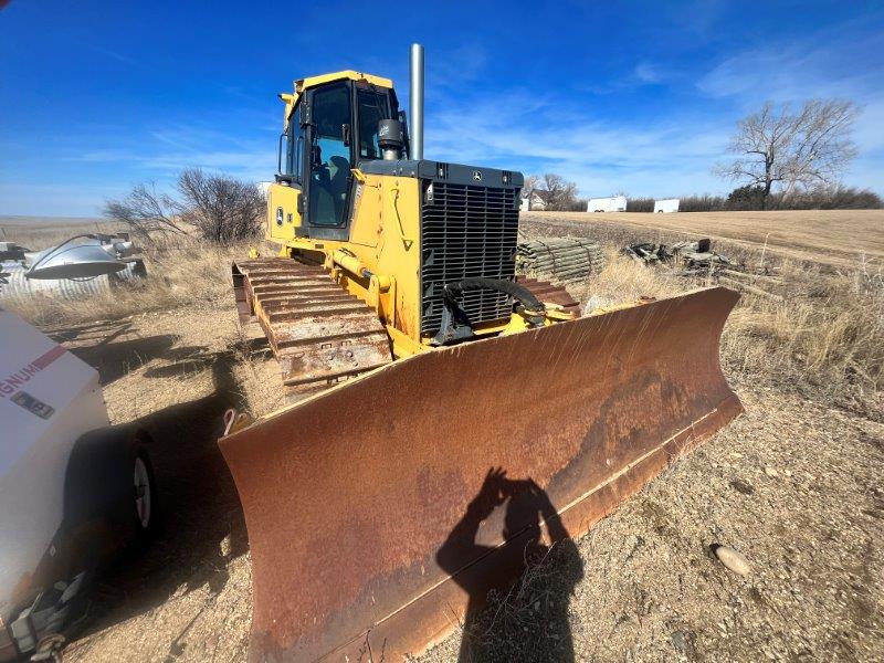  2007 DEERE 850J WLT at Conquest Equipment Saskatchewan