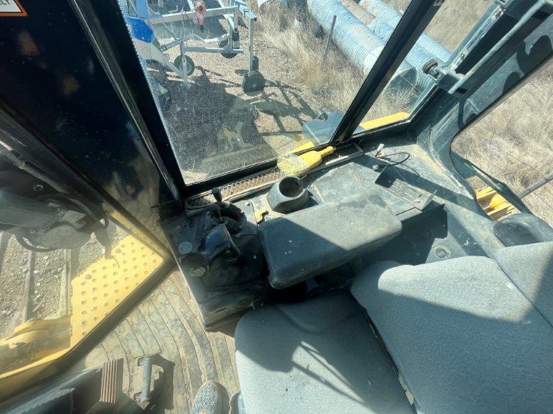  2007 DEERE 850J WLT at Conquest Equipment Saskatchewan